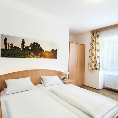 Gaestehaus Ferk - Fruehstueckspension, Bed & Breakfast Bad Radkersburg Buitenkant foto